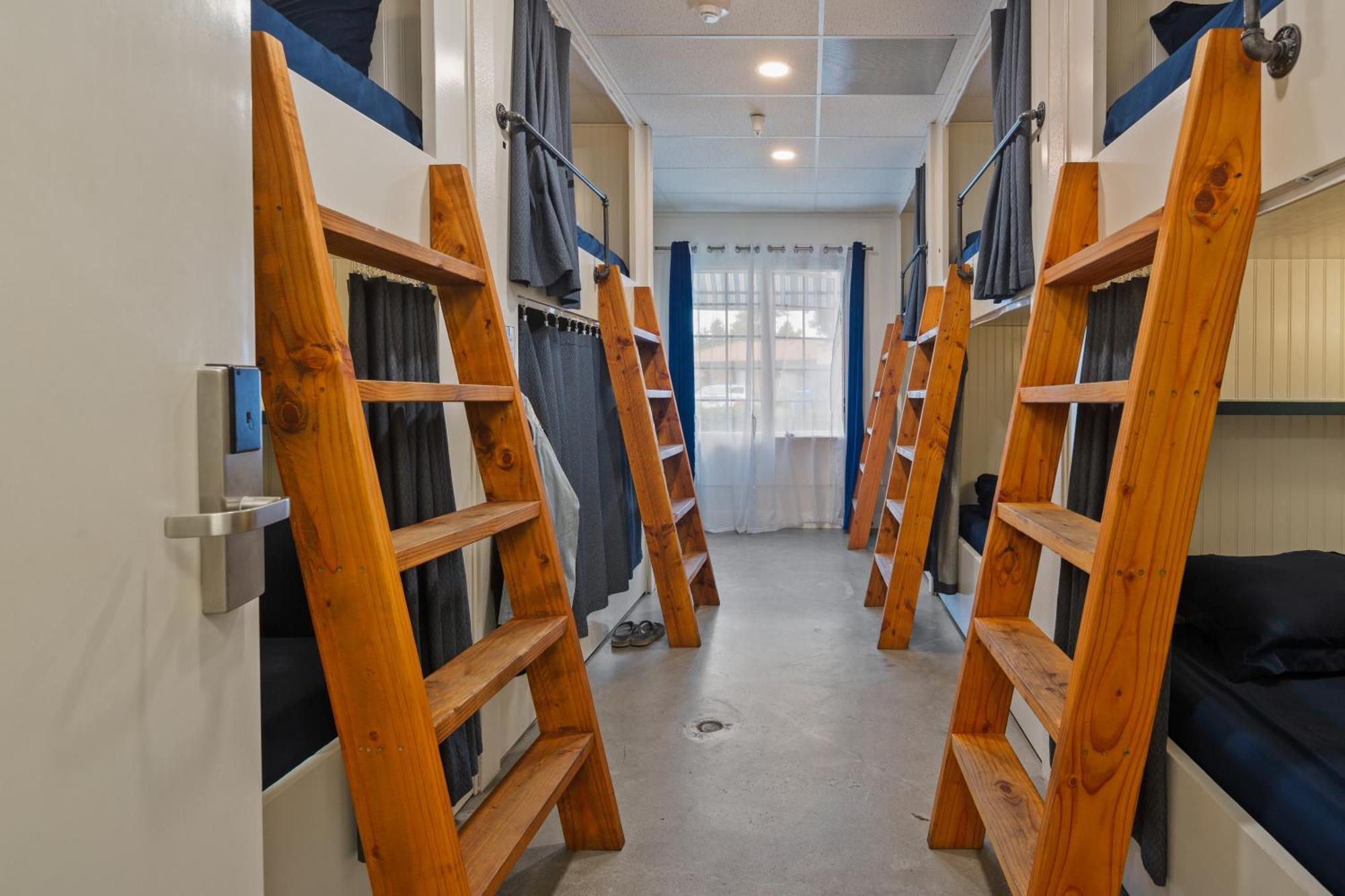 Ith Santa Barbara Beach Hostel 외부 사진